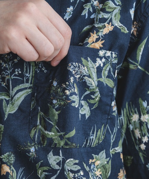 quadro(クオドロ)の「ローン花柄pt BD半袖シャツ(Tシャツ/カットソー・メンズ・ネイビー・MEDIUM/LARGE)」の4枚目の写真