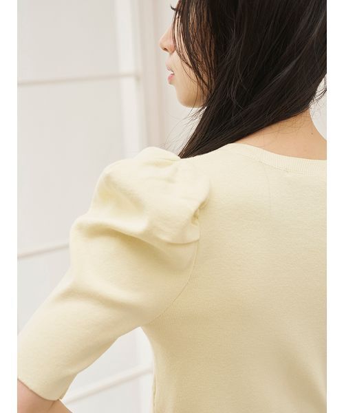 SNIDEL（スナイデル）の「フルーツボタンパフニットカーディガン（カーディガン/ボレロ・レディース・イエロー/ボルドー/アイボリー・F）」の21枚目の写真