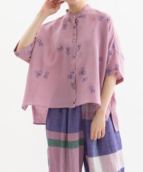 nop de nod（ノップドゥノッド）の「Cielラミーユーカリ刺繍半袖シャツ（シャツ/ブラウス・レディース・ピンク/ダークブラウン/ネイビー・3）」の3枚目の写真