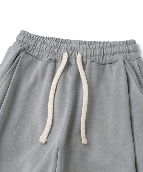 KNITTED（ニッティド）の「ピグメントカーブトレーニングパンツ STONE GREY（スウェットパンツ・メンズ・その他・MEDIUM/LARGE/X-LARGE）」の2枚目の写真