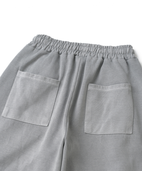 KNITTED（ニッティド）の「ピグメントカーブトレーニングパンツ STONE GREY（スウェットパンツ・メンズ・その他・MEDIUM/LARGE/X-LARGE）」の5枚目の写真