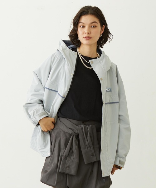MILKFED.(ミルクフェド)の「BAR LOGO MOUNTAIN JACKET(マウンテンパーカー・レディース・ベージュ/ブラック/ライトブルー・S/M)」の3枚目の写真