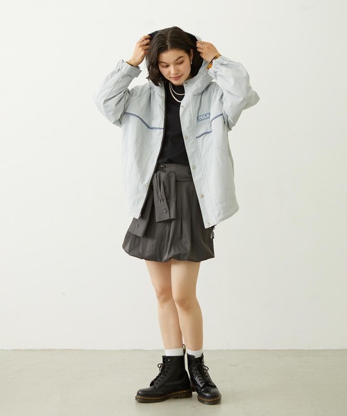 MILKFED.(ミルクフェド)の「BAR LOGO MOUNTAIN JACKET(マウンテンパーカー・レディース・ベージュ/ブラック/ライトブルー・S/M)」の20枚目の写真