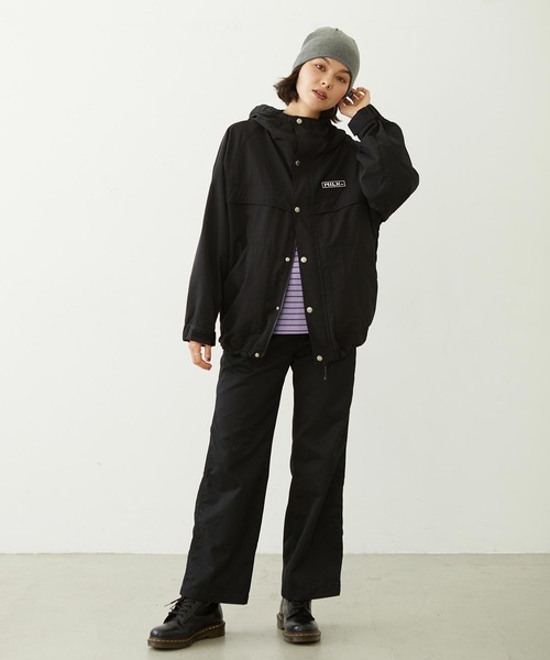 MILKFED.(ミルクフェド)の「BAR LOGO MOUNTAIN JACKET(マウンテンパーカー・レディース・ベージュ/ブラック/ライトブルー・S/M)」の11枚目の写真