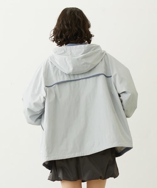 MILKFED.(ミルクフェド)の「BAR LOGO MOUNTAIN JACKET(マウンテンパーカー・レディース・ベージュ/ブラック/ライトブルー・S/M)」の18枚目の写真