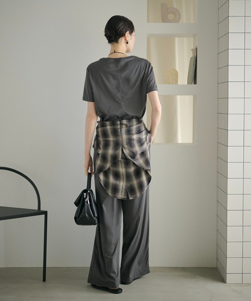 LAULEN（ローレン）の「smooth cotton back seam Tee /スムーズコットンバックシームTシャツ（Tシャツ/カットソー・レディース・ベージュ/チャコールグレー/カーキ・FREE）」の12枚目の写真