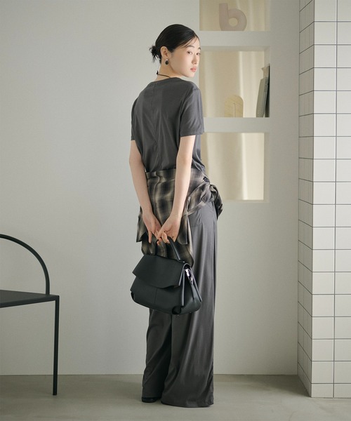 LAULEN（ローレン）の「smooth cotton back seam Tee /スムーズコットンバックシームTシャツ（Tシャツ/カットソー・レディース・ベージュ/チャコールグレー/カーキ・FREE）」の13枚目の写真