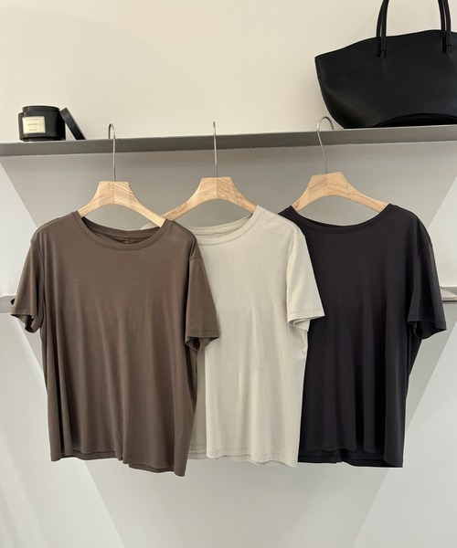LAULEN（ローレン）の「smooth cotton back seam Tee /スムーズコットンバックシームTシャツ（Tシャツ/カットソー・レディース・ベージュ/チャコールグレー/カーキ・FREE）」の19枚目の写真