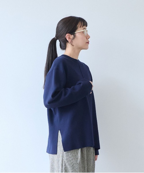 yuni(ユニ )の「Cotton smooth pullover(ニット/セーター・レディース・ネイビー/グレー/ベージュ・FREE)」の6枚目の写真