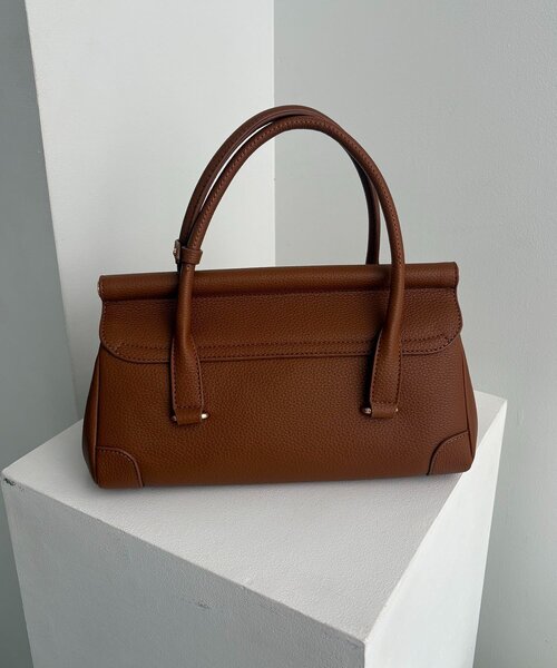 CAPRICIEUX LE'MAGE(カプリシューレマージュ)の「2WAYフラップボストンバッグ(ショルダーバッグ・レディース・ブラック/ブラウン・FREE)」の6枚目の写真