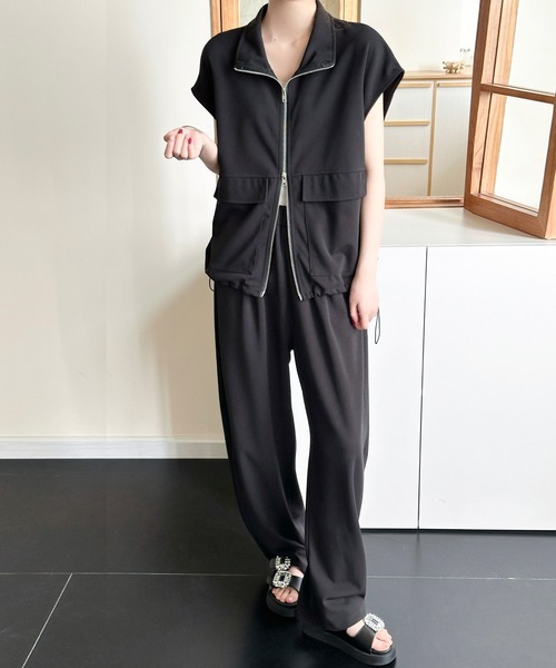 DAY CLOSET(デイ クローゼット)の「【セットアップ/2WAYスタンドネック×オープンカラー】半袖 きれいめ ダブルジップ ドロスト トップス+ロングパンツ 上下2点セット レディース(セットアップ・レディース・ダークグレー/ブラック/グレイッシュベージュ・L/M)」の2枚目の写真