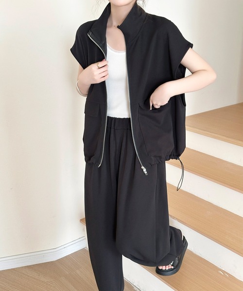 DAY CLOSET(デイ クローゼット)の「【セットアップ/2WAYスタンドネック×オープンカラー】半袖 きれいめ ダブルジップ ドロスト トップス+ロングパンツ 上下2点セット レディース(セットアップ・レディース・ダークグレー/ブラック/グレイッシュベージュ・L/M)」の7枚目の写真