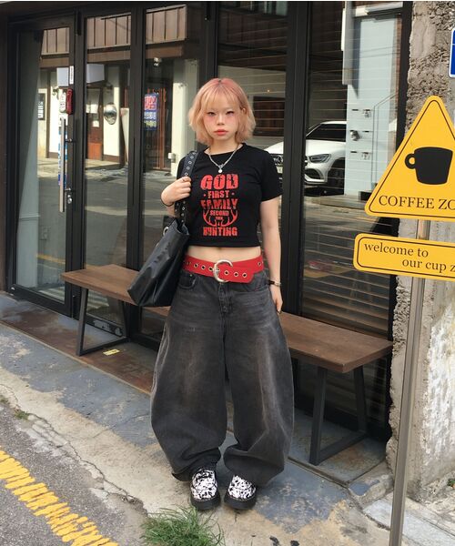 REBRENNER(リブレンナー)の「DTFファーストファミリークールコットンウィメンズクロップ半袖Tシャツブラック(Tシャツ/カットソー・レディース・ブラック・LARGE/MEDIUM/SMALL)」の10枚目の写真