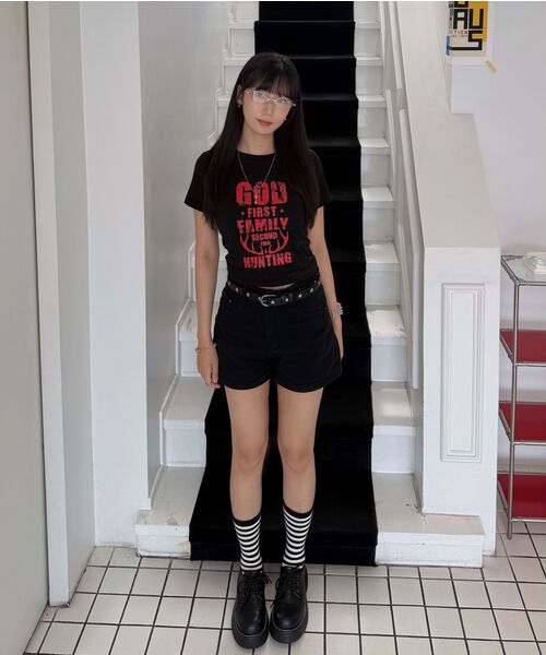 REBRENNER(リブレンナー)の「DTFファーストファミリークールコットンウィメンズクロップ半袖Tシャツブラック(Tシャツ/カットソー・レディース・ブラック・LARGE/MEDIUM/SMALL)」の12枚目の写真
