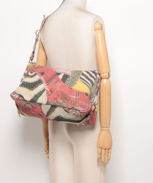 Desigual(デシグアル)の「Multitextile Shoulder Bag/マルチテキスタイルショルダーバッグ(ショルダーバッグ・レディース・マルチ・FREE)」の7枚目の写真