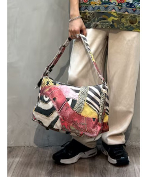 Desigual(デシグアル)の「Multitextile Shoulder Bag/マルチテキスタイルショルダーバッグ(ショルダーバッグ・レディース・マルチ・FREE)」の1枚目の写真