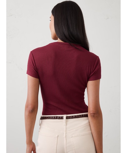 BANANA REPUBLIC FACTORY STORE(バナナリパブリック ファクトリーストア)の「BANANA REPUBLIC FACTORY STORE Soft Luxe リブTシャツ(Tシャツ/カットソー・レディース・ブラック/ワイン/ホワイト・XS/S/M/L)」の5枚目の写真