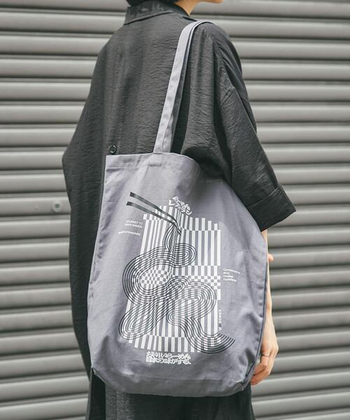 Collaboration URBAN RESEARCH(コラボレーションアーバンリサーチ)の「KAMUKURA×UR TOTE BAG Lantern(トートバッグ・レディース・チャコールグレー/オフホワイト・ONE)」の10枚目の写真