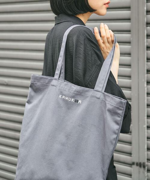 Collaboration URBAN RESEARCH(コラボレーションアーバンリサーチ)の「KAMUKURA×UR TOTE BAG Lantern(トートバッグ・レディース・チャコールグレー/オフホワイト・ONE)」の11枚目の写真