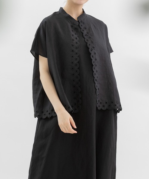 nop de nod(ノップドゥノッド)の「ラミー刺繍フレンチスリーブシャツ(シャツ/ブラウス・レディース・オフホワイト/ブラック・3)」の2枚目の写真