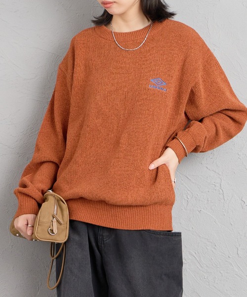 UMBRO（アンブロ）の「【WEB先行予約】[UMBRO/アンブロ] 別注 ワンポイントロゴ刺繍 モールニットプルオーバー（ニット/セーター・レディース・ブルー/ベージュ/ブラック/キャメル・M/S/L）」の10枚目の写真