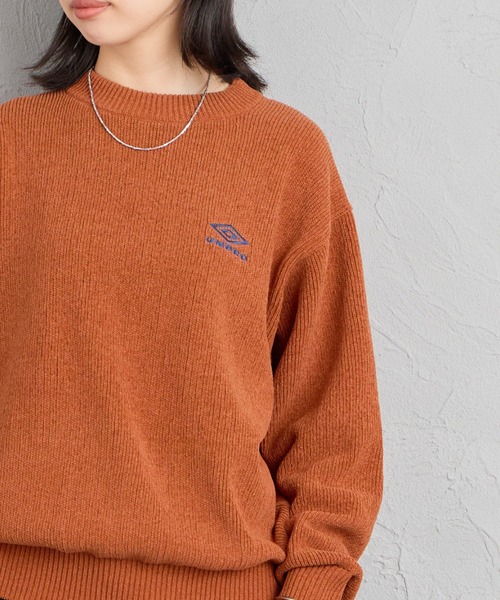 UMBRO（アンブロ）の「【WEB先行予約】[UMBRO/アンブロ] 別注 ワンポイントロゴ刺繍 モールニットプルオーバー（ニット/セーター・レディース・ブルー/ベージュ/ブラック/キャメル・M/S/L）」の17枚目の写真