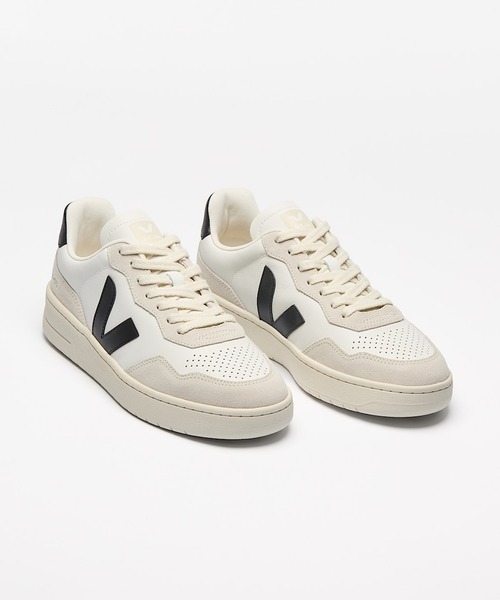 VEJA(ヴェジャ)の「VEJA V-90 レザースニーカー(スニーカー・レディース・ホワイト×ブラック・38/24/39/25/40/25.5cm/41/26.5cm/42/27cm/43/28cm/36/22/37/23)」の3枚目の写真