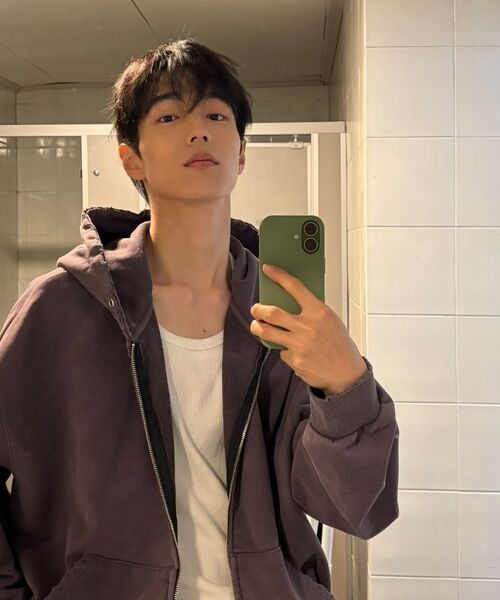 KANEITEI(カネイテイ)の「PIGMENT DAMAGE HOODIE ZIP-UP (OLIVE DRAB)(パーカー・レディース・オリーブ・MEDIUM/LARGE/X-LARGE)」の3枚目の写真