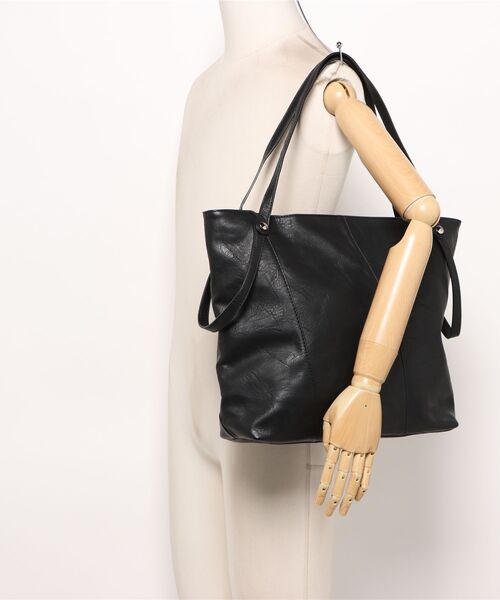 Burner(バーナー)の「【Leathen Leather(レーセンレザー)】ソフト質感 大容量 通勤トートショルダー lea-shbag-25-37【RBTS】(ショルダーバッグ・メンズ・ブラック・FREE)」の2枚目の写真