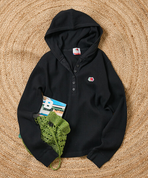 FREAK'S STORE(フリークスストア)の「FRUIT OF THE LOOM × FREAK'S STORE/フルーツオブザルーム 別注 ワッフルヘンリーパーカー(パーカー・レディース・その他1/その他2/オフホワイト/ブラック・フリ-)」の3枚目の写真