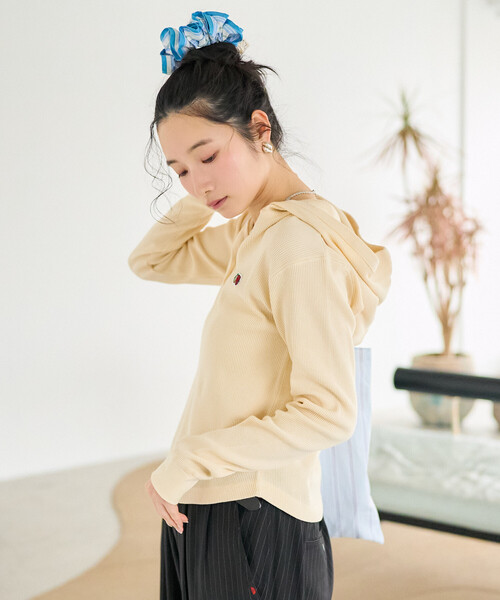 FREAK'S STORE(フリークスストア)の「FRUIT OF THE LOOM × FREAK'S STORE/フルーツオブザルーム 別注 ワッフルヘンリーパーカー(パーカー・レディース・その他1/その他2/オフホワイト/ブラック・フリ-)」の8枚目の写真