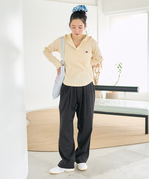 FREAK'S STORE(フリークスストア)の「FRUIT OF THE LOOM × FREAK'S STORE/フルーツオブザルーム 別注 ワッフルヘンリーパーカー(パーカー・レディース・その他1/その他2/オフホワイト/ブラック・フリ-)」の10枚目の写真