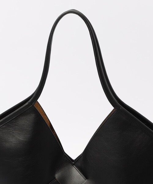 HEREU（ヘリュー）の「HEREU COLOMA LEATHER トートバッグ（トートバッグ・レディース・ブラック・FREE）」の6枚目の写真