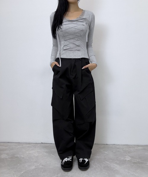 FOLLOWIN（フォロウィン）の「【UNISEX】マルチポケット ワイドカーゴパンツ（カーゴパンツ・レディース・ブラック/ブラウン・FREE）」の12枚目の写真