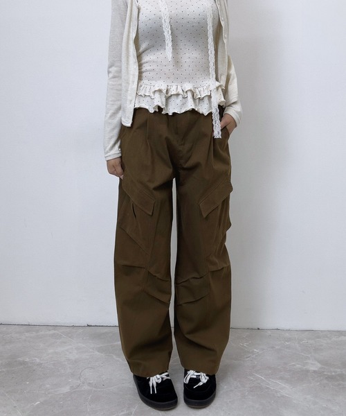 FOLLOWIN（フォロウィン）の「【UNISEX】マルチポケット ワイドカーゴパンツ（カーゴパンツ・レディース・ブラック/ブラウン・FREE）」の17枚目の写真