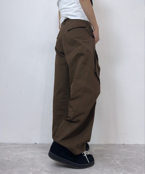 FOLLOWIN（フォロウィン）の「【UNISEX】マルチポケット ワイドカーゴパンツ（カーゴパンツ・レディース・ブラック/ブラウン・FREE）」の20枚目の写真