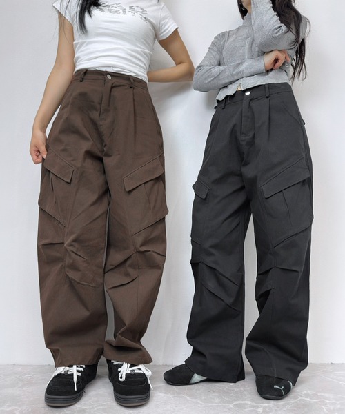 FOLLOWIN（フォロウィン）の「【UNISEX】マルチポケット ワイドカーゴパンツ（カーゴパンツ・レディース・ブラック/ブラウン・FREE）」の6枚目の写真