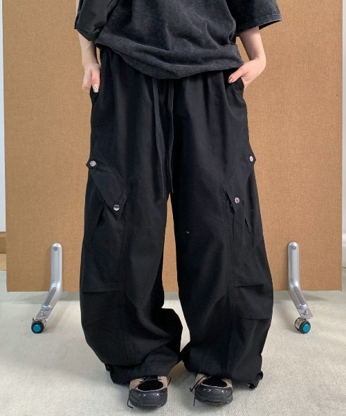 CHUN CHUN NOTES(チュンチュンノーツ)の「26AW/ドロストデザイン ワイドカーゴパンツ(デニムパンツ・レディース・ブラック/カーキ・M/S)」の9枚目の写真