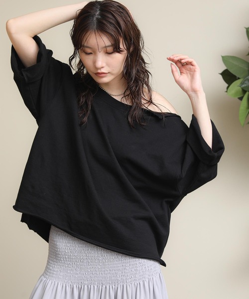 The rejoice(ザ リジョイス)の「ミニ裏毛2WAYスリットプルオーバー(Tシャツ/カットソー・レディース・グレー/ブラック・FREE)」の7枚目の写真
