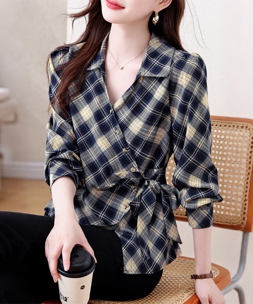 ONEP STAR(ワンピスター)の「チェック柄カシュクール風リボンシャツ(シャツ/ブラウス・レディース・ダークブルー/ダークブラウン・LARGE/X-LARGE)」の8枚目の写真
