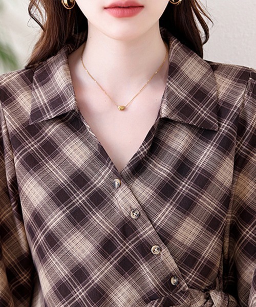 ONEP STAR(ワンピスター)の「チェック柄カシュクール風リボンシャツ(シャツ/ブラウス・レディース・ダークブルー/ダークブラウン・LARGE/X-LARGE)」の11枚目の写真