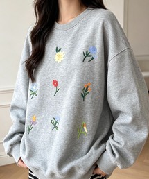 かわいい花柄刺繍スウェット