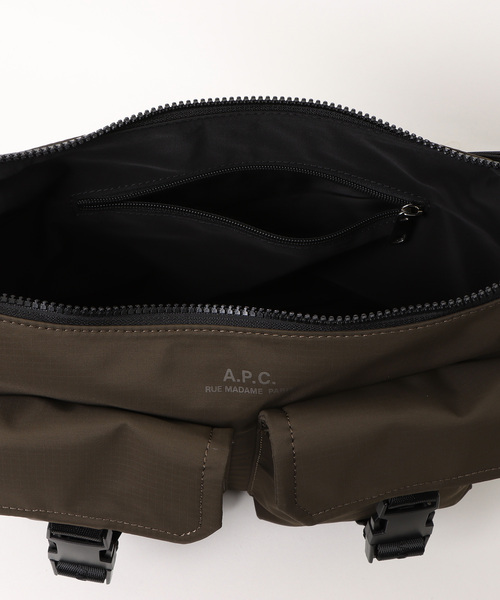 A.P.C.（アーペーセー）の「SAC TREK（トートバッグ・メンズ・カーキ・ONESIZE）」の4枚目の写真