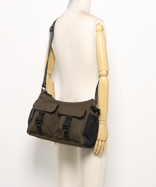 A.P.C.（アーペーセー）の「SAC TREK（トートバッグ・メンズ・カーキ・ONESIZE）」の5枚目の写真