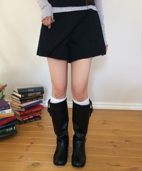 anyonemore(エニワンモア)の「コットンラップ風ミニスカートパンツ(スカート・レディース・ブラック・MEDIUM/SMALL)」の4枚目の写真