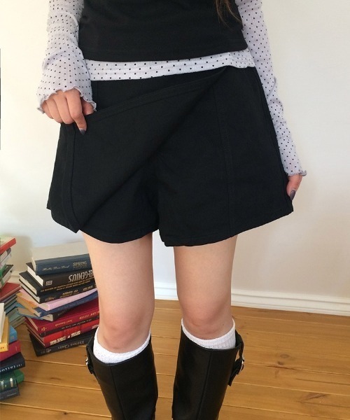 anyonemore(エニワンモア)の「コットンラップ風ミニスカートパンツ(スカート・レディース・ブラック・MEDIUM/SMALL)」の3枚目の写真