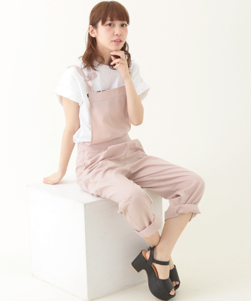 earth music&ecology（アースミュージックアンドエコロジー）の「【2016Summer】T/Rサロペット（サロペット/オーバーオール・レディース・ピンク/ブラック・FREE）」の2枚目の写真
