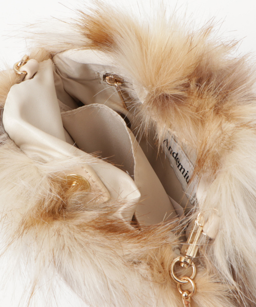 Andemiu（アンデミュウ）の「ファーショルダーＢＡＧ771959（ショルダーバッグ・ホワイト/グレー/その他/レッド・FREE）」の5枚目の写真