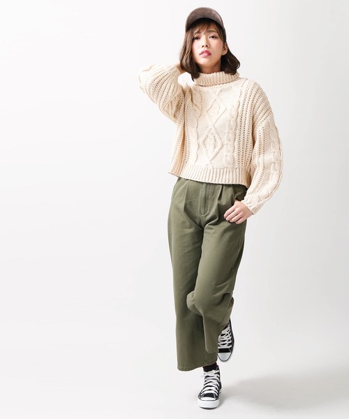 WEGO（ウィゴー）の「WEGO/ロービングケーブルタートルニット（ニット/セーター・レディース・ベージュ/ワイン/サックスブルー/イエロー・FREE）」の5枚目の写真