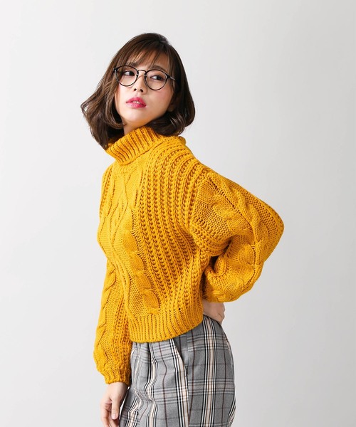 WEGO（ウィゴー）の「WEGO/ロービングケーブルタートルニット（ニット/セーター・レディース・ベージュ/ワイン/サックスブルー/イエロー・FREE）」の8枚目の写真